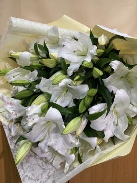 純白のユリの花束～20本～｜「東京ガーデン」　（東京都港区の花キューピット加盟店 花屋）のブログ